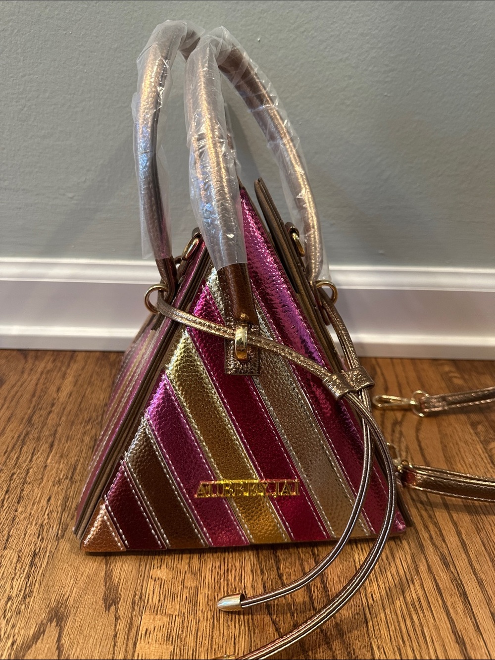 NWOT Aubrey Jai Metallic Pink & Gold Stripe Pyramid Tote Clutch Hand Bag